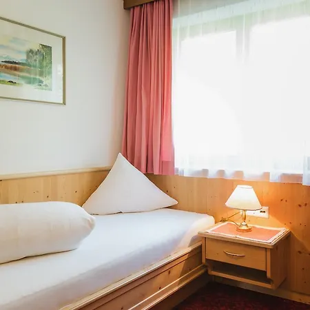 Garni Tirol Hotel 4*