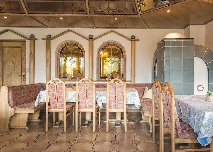 Garni Tirol Hotel 4*