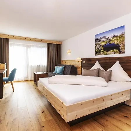 Garni Tirol 4* לאדיס