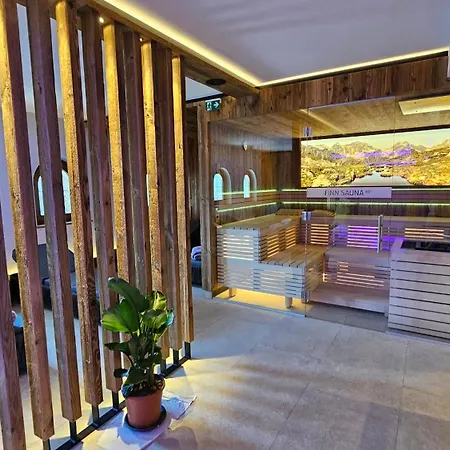 מלון Garni Tirol 4*