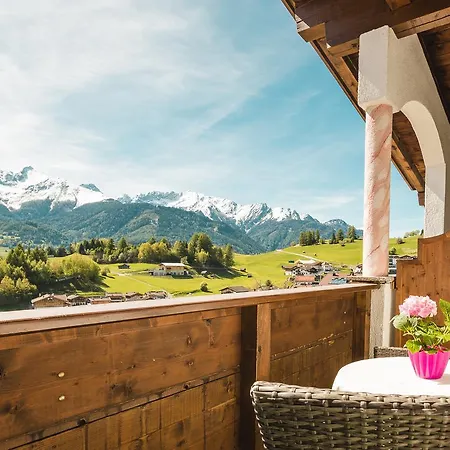 Garni Tirol 4* לאדיס