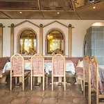 Garni Tirol Szálloda 4*