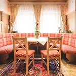 Szálloda Garni Tirol
