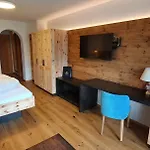 Szálloda Garni Tirol 4*