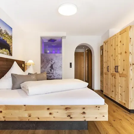 Garni Tirol Hotel