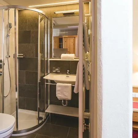 Hotel Garni Tirol 4*