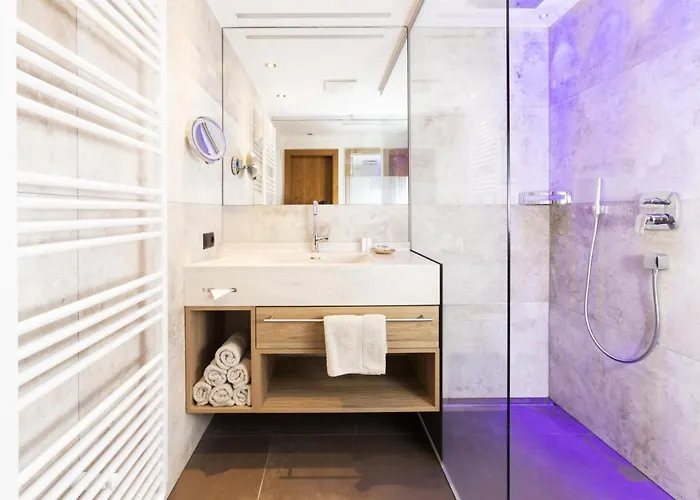 Garni Tirol Hotel 4*