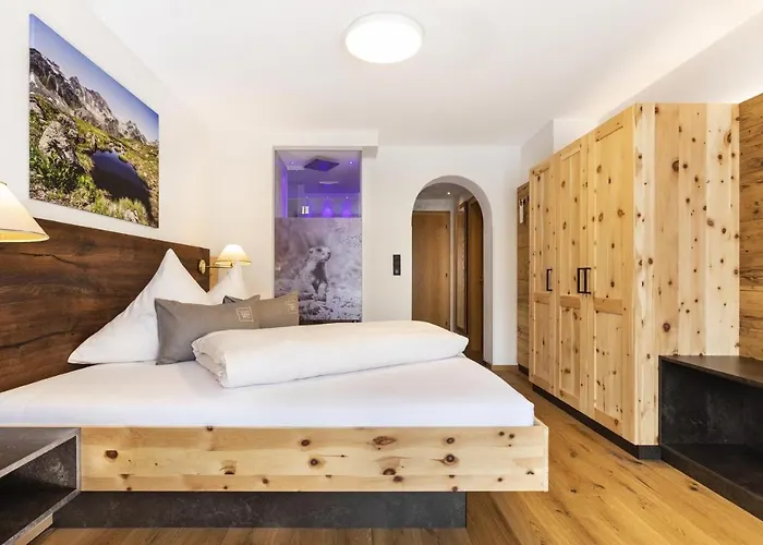 Garni Tirol Hotel